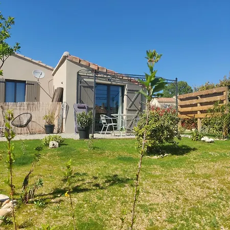 Gite L'Epinette Saint-Saturnin-lès-Apt Exterior photo